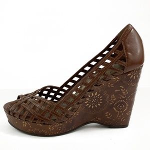 Y2K BCB GIRLS Brown & Gold Embossed Wedges SZ 8 NWOT
